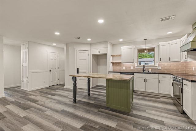 912 S Garfield Avenue, Wagoner, OK 74467