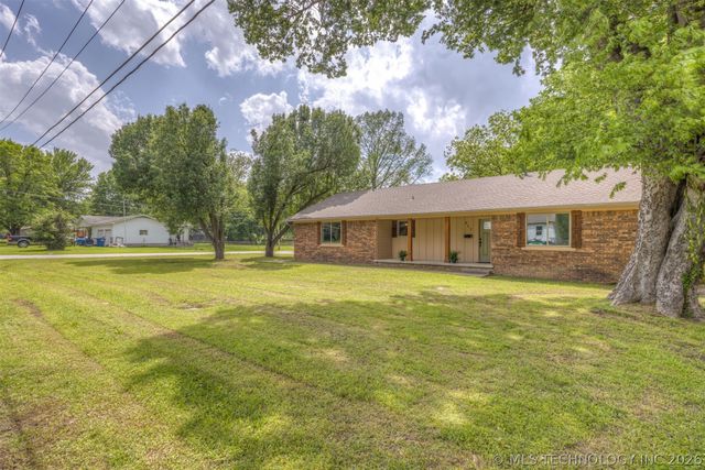 912 S Garfield Avenue, Wagoner, OK 74467