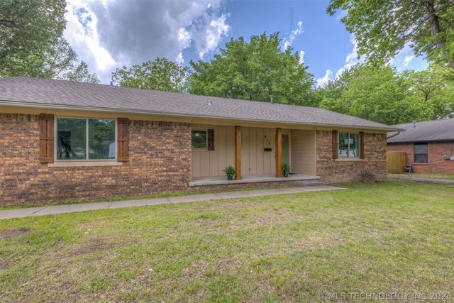 912 S Garfield Avenue, Wagoner, OK 74467