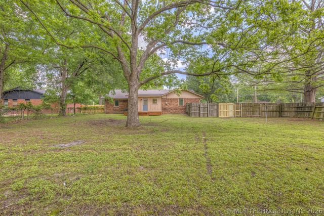 912 S Garfield Avenue, Wagoner, OK 74467