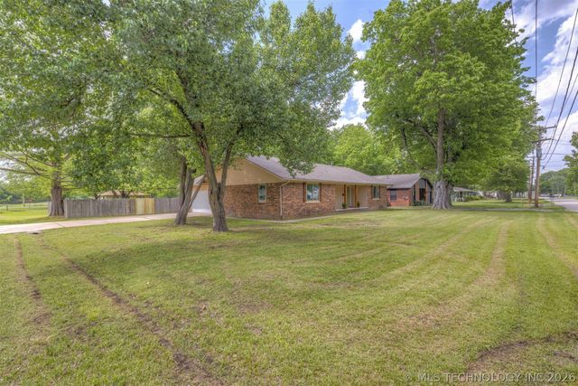912 S Garfield Avenue, Wagoner, OK 74467