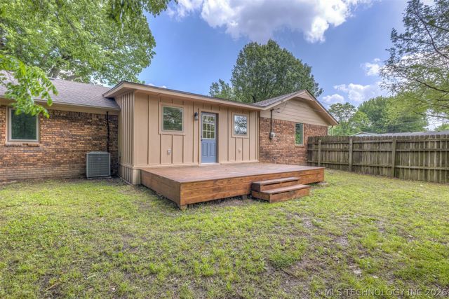 912 S Garfield Avenue, Wagoner, OK 74467