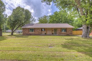 912 S Garfield Avenue, Wagoner, OK 74467