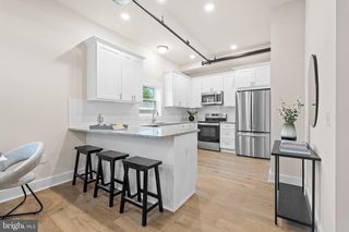 30 W BROAD ST #SUITE 6, Souderton, PA 18964