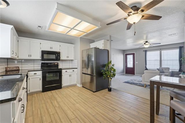 302 E Street, Creighton, MO 64739