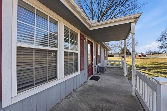 302 E Street, Creighton, MO 64739