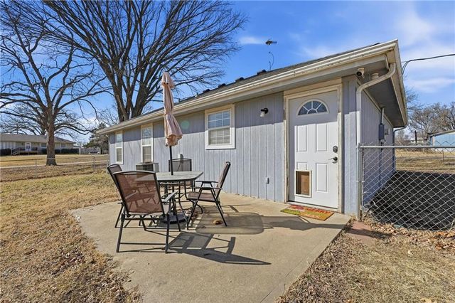 302 E Street, Creighton, MO 64739