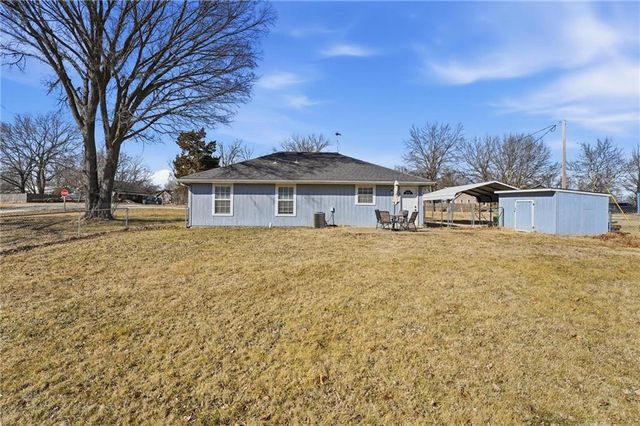302 E Street, Creighton, MO 64739