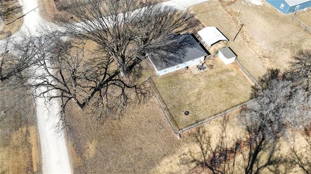 302 E Street, Creighton, MO 64739