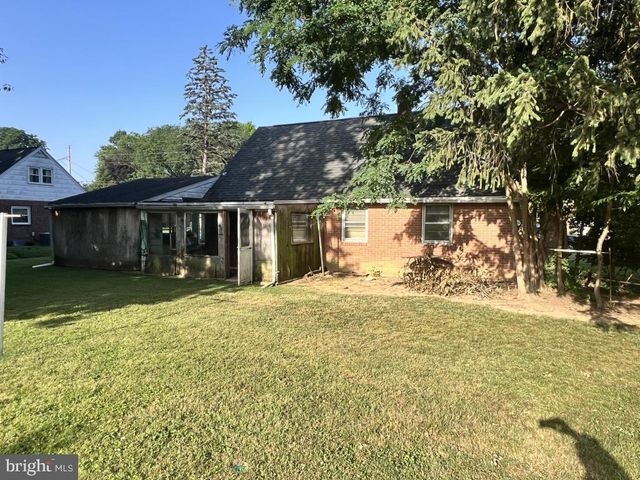 6301 CARPENTER ST, East Petersburg, PA 17520