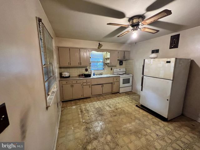 6301 CARPENTER ST, East Petersburg, PA 17520