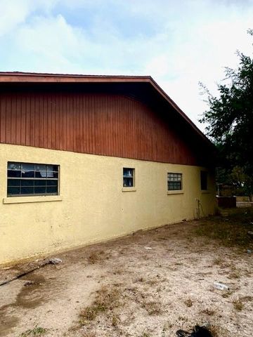 207 S 1st Street, Hidalgo, TX 78557