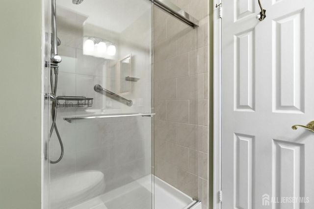 363 Cotswold Place, Franklin, NJ 08873