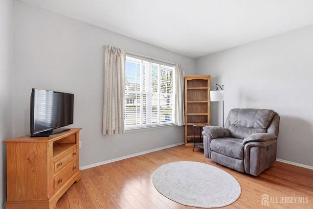 363 Cotswold Place, Franklin, NJ 08873