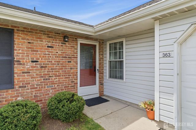 363 Cotswold Place, Franklin, NJ 08873