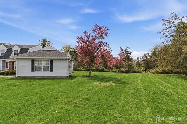 363 Cotswold Place, Franklin, NJ 08873