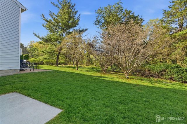 363 Cotswold Place, Franklin, NJ 08873