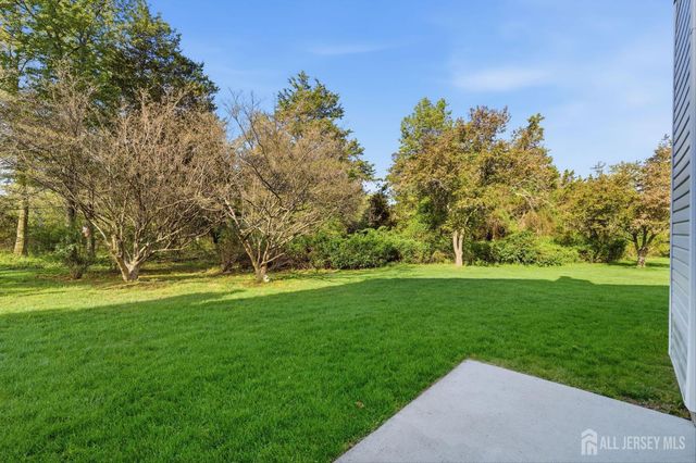 363 Cotswold Place, Franklin, NJ 08873