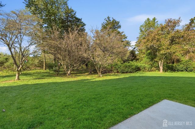 363 Cotswold Place, Franklin, NJ 08873