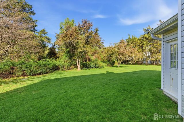 363 Cotswold Place, Franklin, NJ 08873