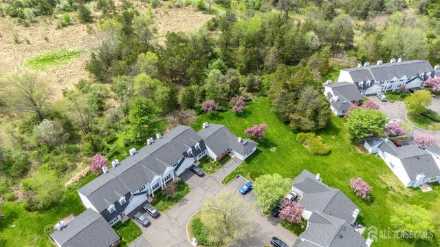 363 Cotswold Place, Franklin, NJ 08873