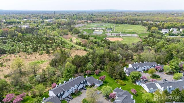 363 Cotswold Place, Franklin, NJ 08873