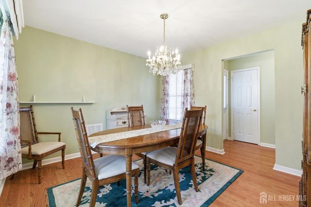 363 Cotswold Place, Franklin, NJ 08873