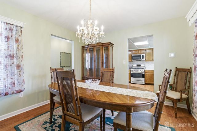 363 Cotswold Place, Franklin, NJ 08873