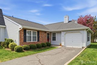 363 Cotswold Place, Franklin, NJ 08873