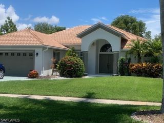 1499 Vintage Ln, Naples, FL 34104