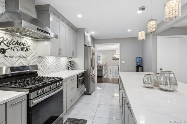 1061 Fordham Lane, Woodmere, NY 11598