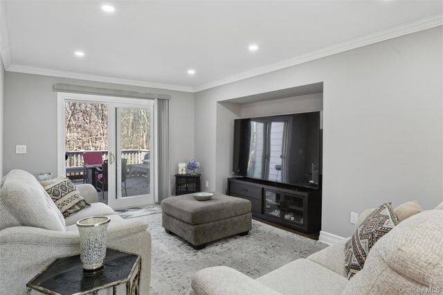 1061 Fordham Lane, Woodmere, NY 11598