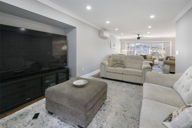 1061 Fordham Lane, Woodmere, NY 11598