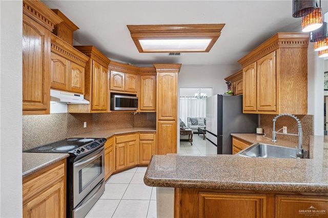 34372 Resaca Vista Drive, Los Fresnos, TX 78566