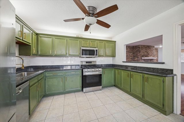 6304 Crab Orchard Road 6304, Houston, TX 77057