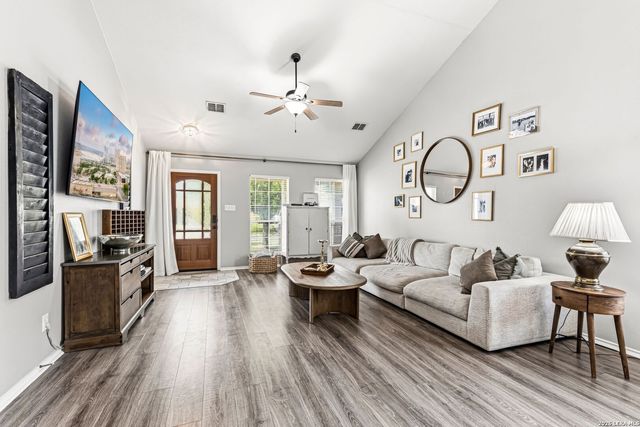 10807 Arabian Gate, San Antonio, TX 78254
