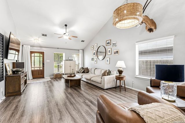 10807 Arabian Gate, San Antonio, TX 78254