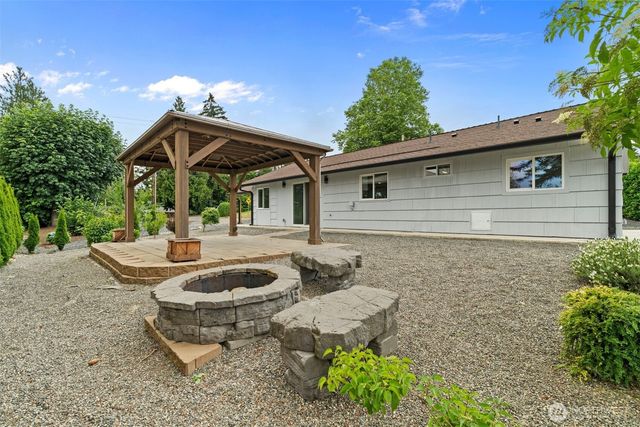 5801 214th St SW, Mountlake Terrace, WA 98043