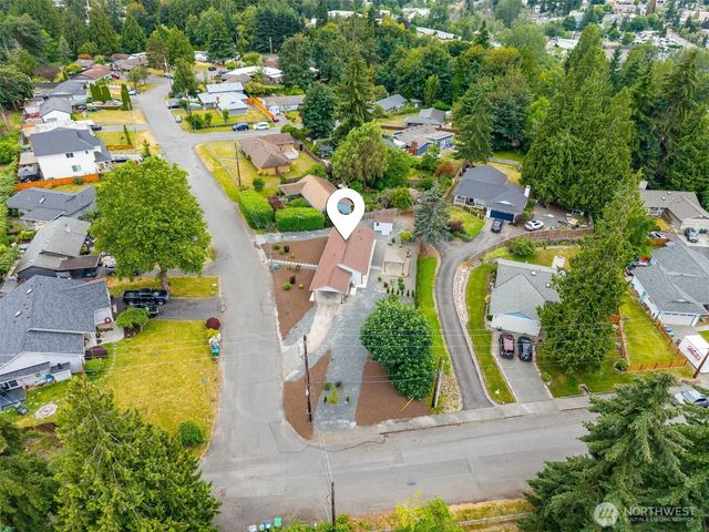 5801 214th St SW, Mountlake Terrace, WA 98043