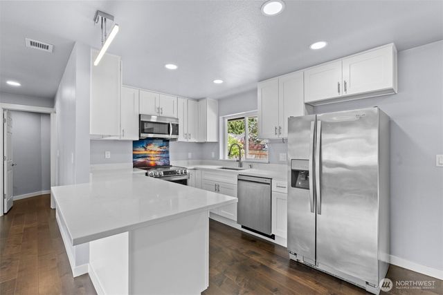 5801 214th St SW, Mountlake Terrace, WA 98043