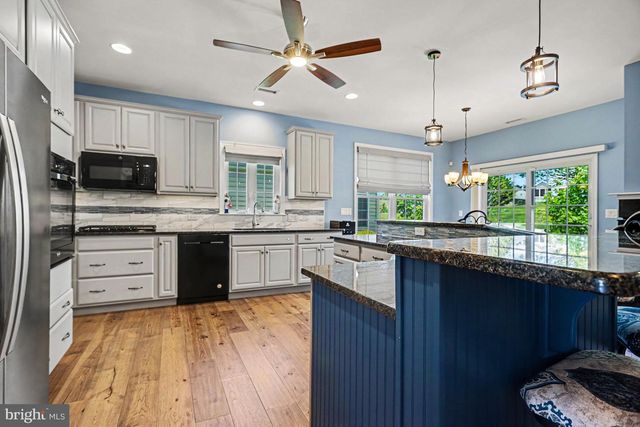 468 RESOLUTION DR, Lititz, PA 17543