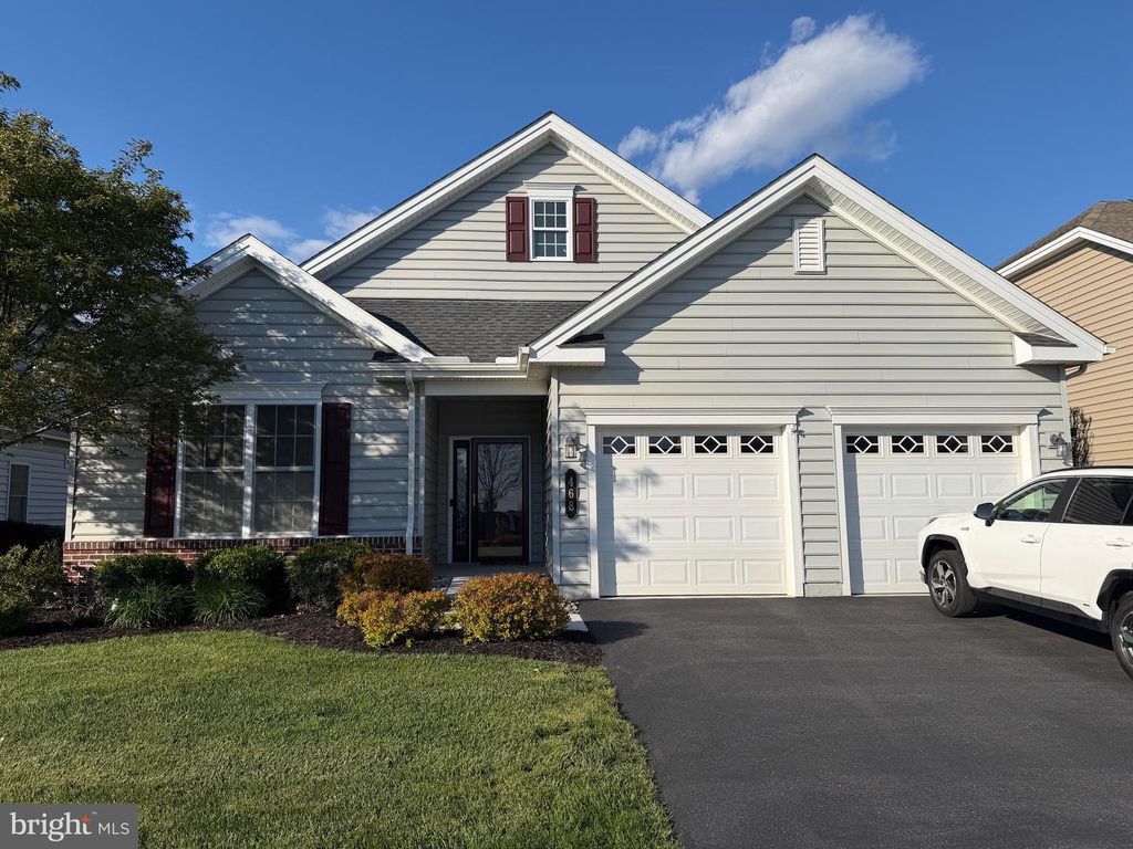 468 RESOLUTION DR, Lititz, PA 17543