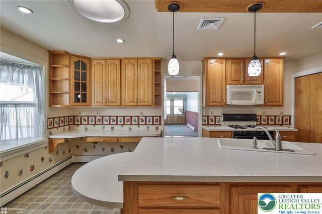 1364 Hickory Road, Lower Macungie Twp, PA 18062