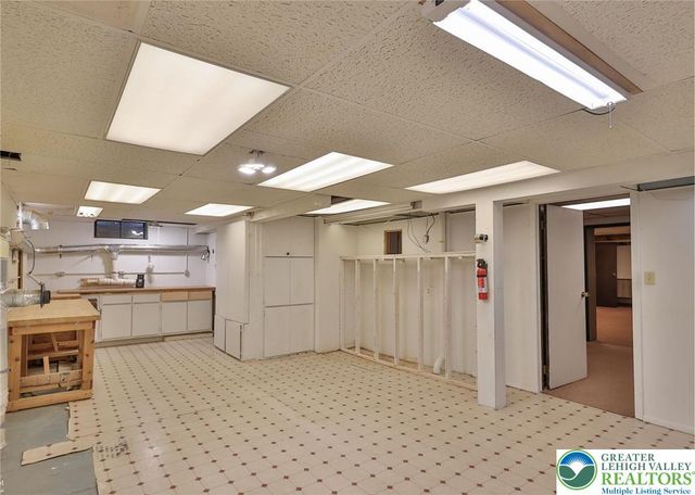 1364 Hickory Road, Lower Macungie Twp, PA 18062