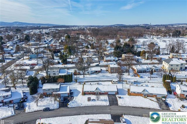 1364 Hickory Road, Lower Macungie Twp, PA 18062