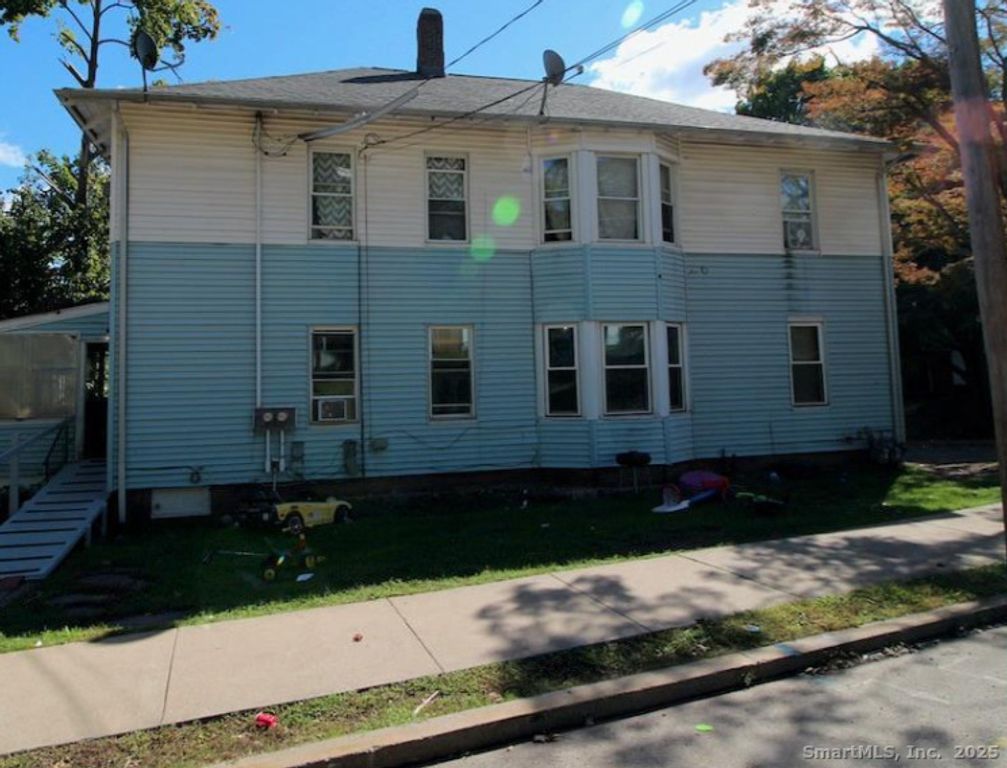 21 Foster Street, Meriden, CT 06451