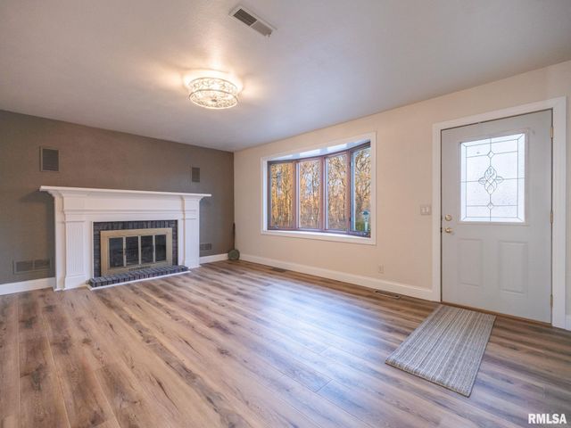 4507 GREENLAWN Court, Pekin, IL 61554