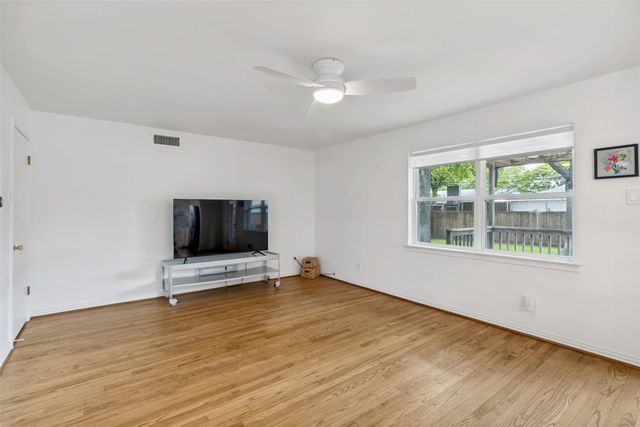 9935 Chippendale Drive, Dallas, TX 75238