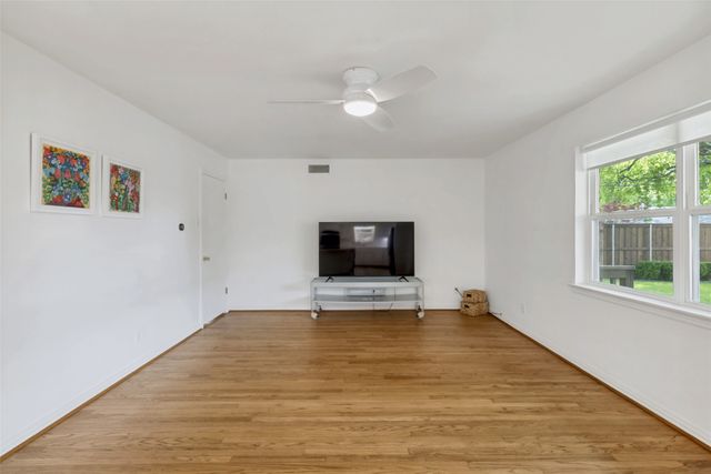 9935 Chippendale Drive, Dallas, TX 75238