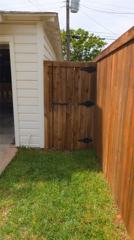 9935 Chippendale Drive, Dallas, TX 75238